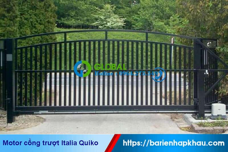 Với thiết kế trung tính, Motor cổng lùa Quiko Italia phù hợp với nhiều công trình kiến trúc khác nhau