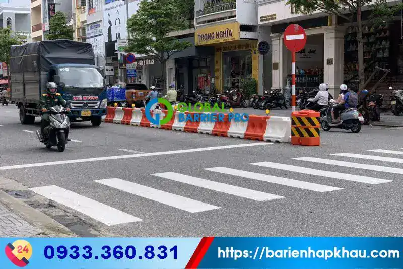 Dải phân cách đường bằng nhựa HPDE